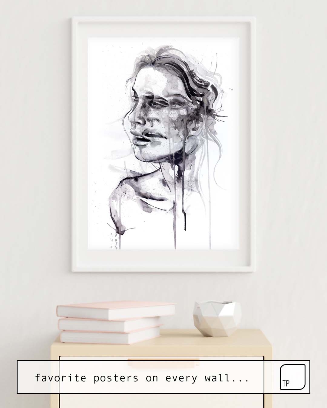 The photo shows an example of furnishing with the motif TREMORE by Agnes Cecile as mural