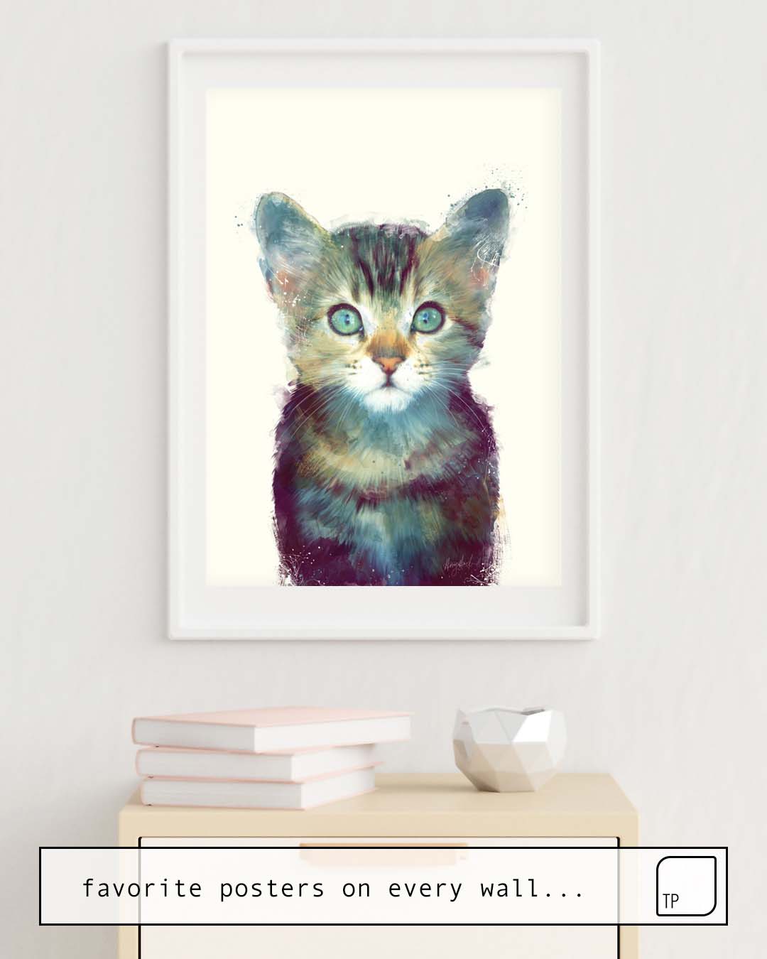 Das Bild zeigt ein Einrichtungsbeispiel mit dem Motiv CAT // AWARE von Amy Hamilton als Wandbild